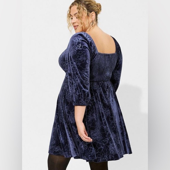 NWT Torrid At The Knee Embossed Velvet Sweetheart Peplum Dress Pansy - Picture 3 of 4